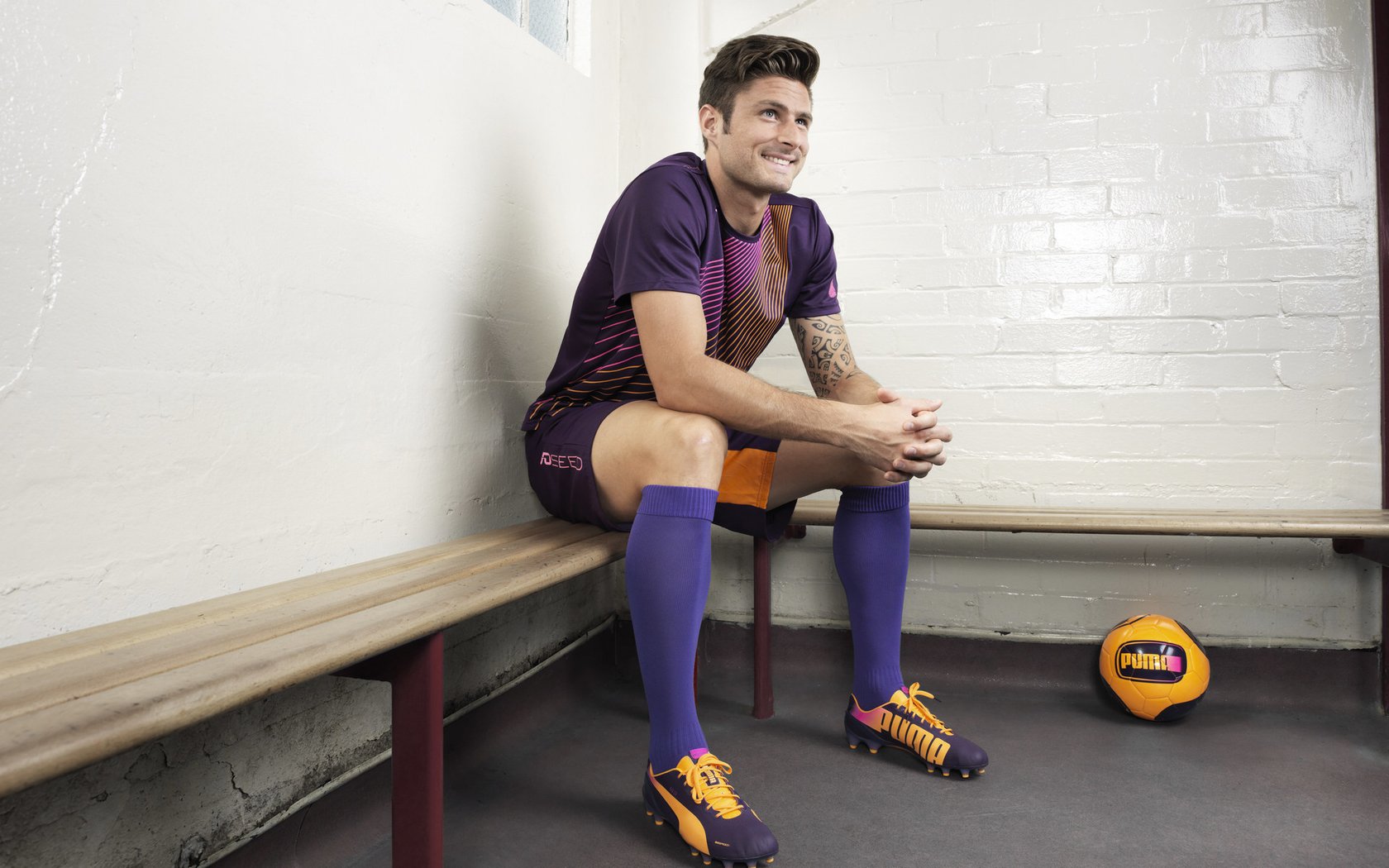 开云体育在线-长剑与铁壁,当马丁内利刺穿群山壁垒的神话